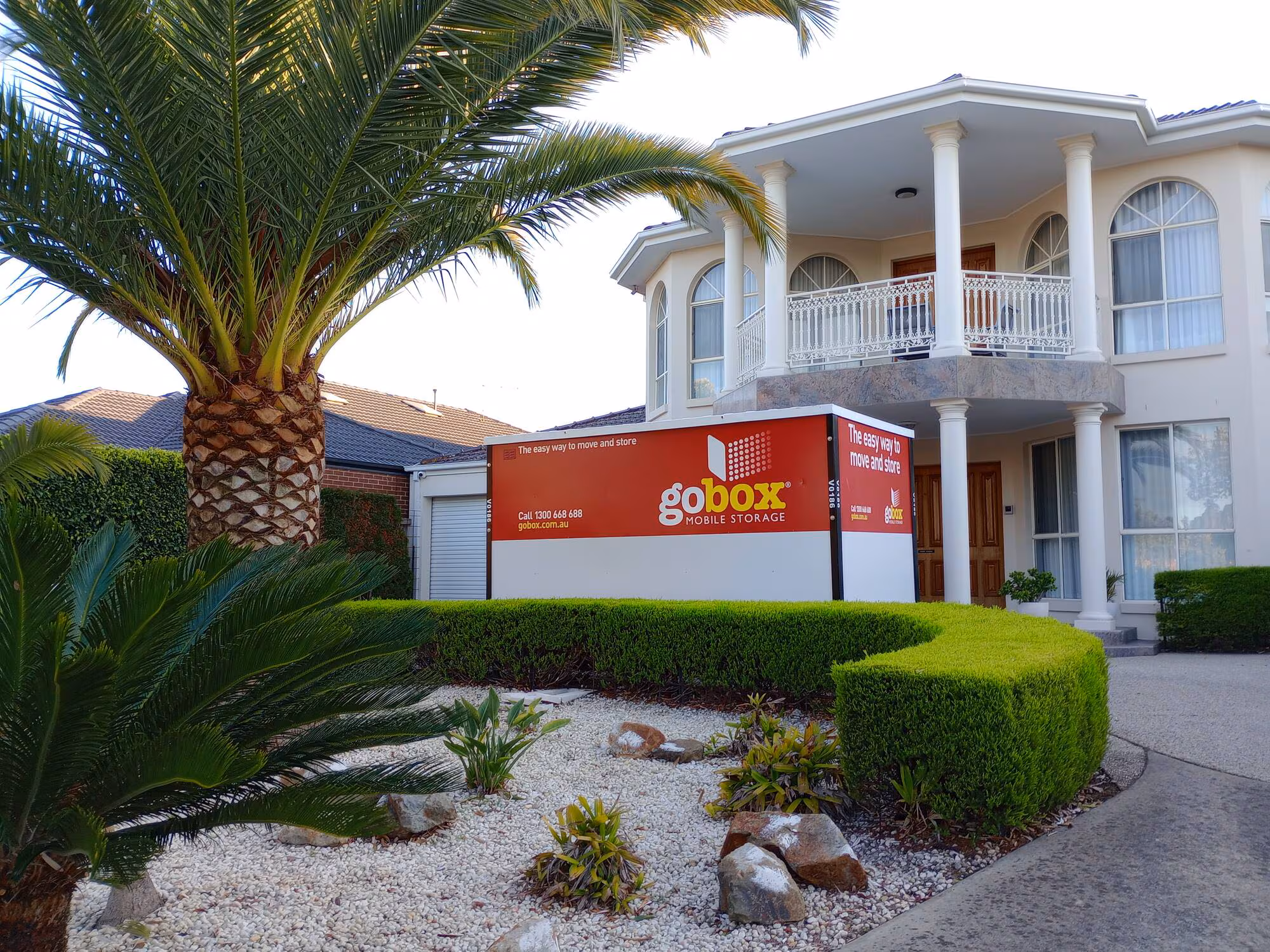 Storage During Settlement Delays: How Mobile Storage Can Save Your Move